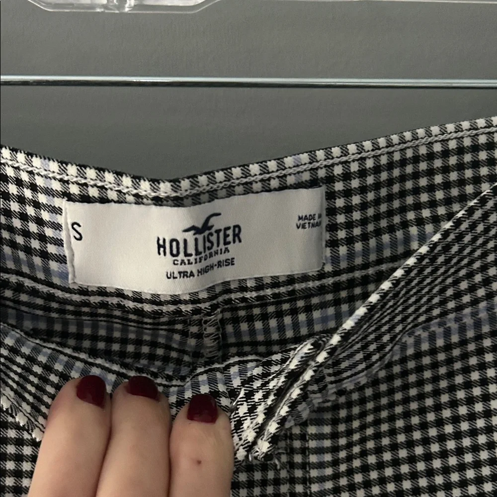 Hollister Black and White Checkered Straight Leg Pants